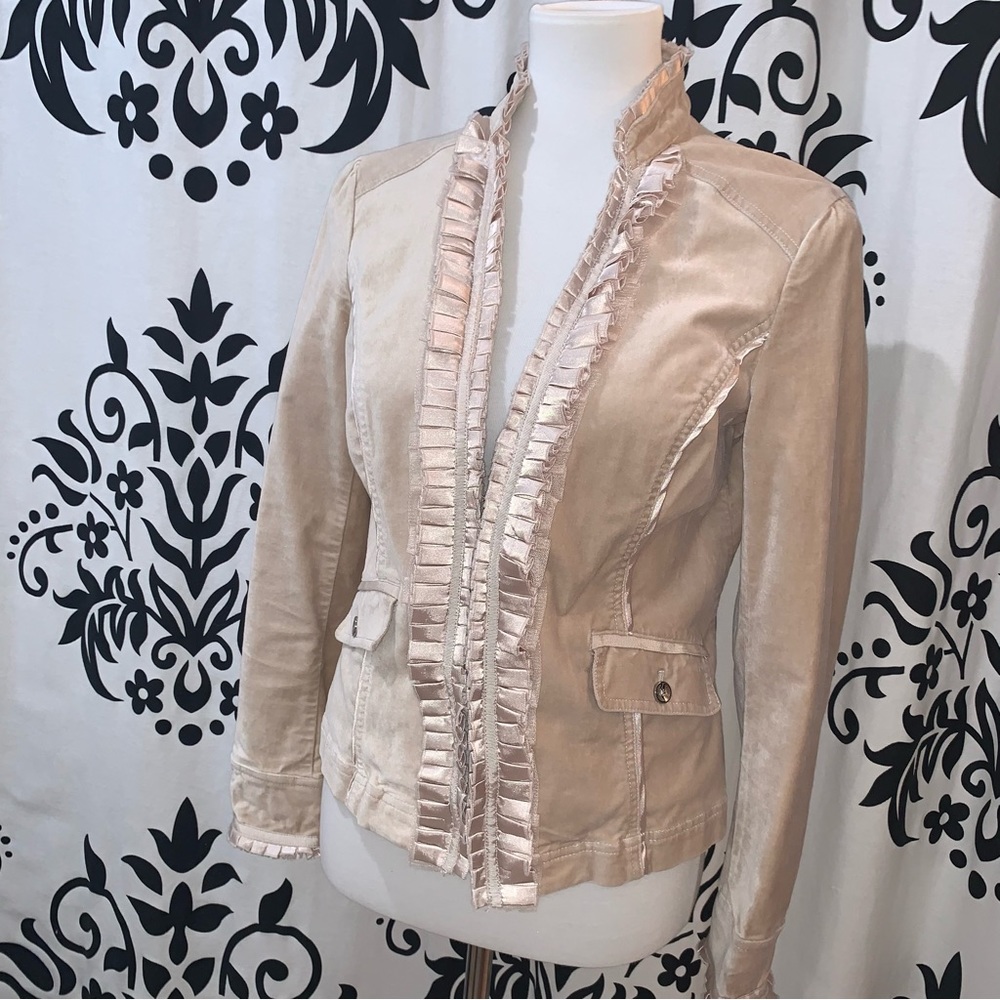 WHBM Sz 6 Tan Champagne Velvet Pleated Placket Collar Blazer